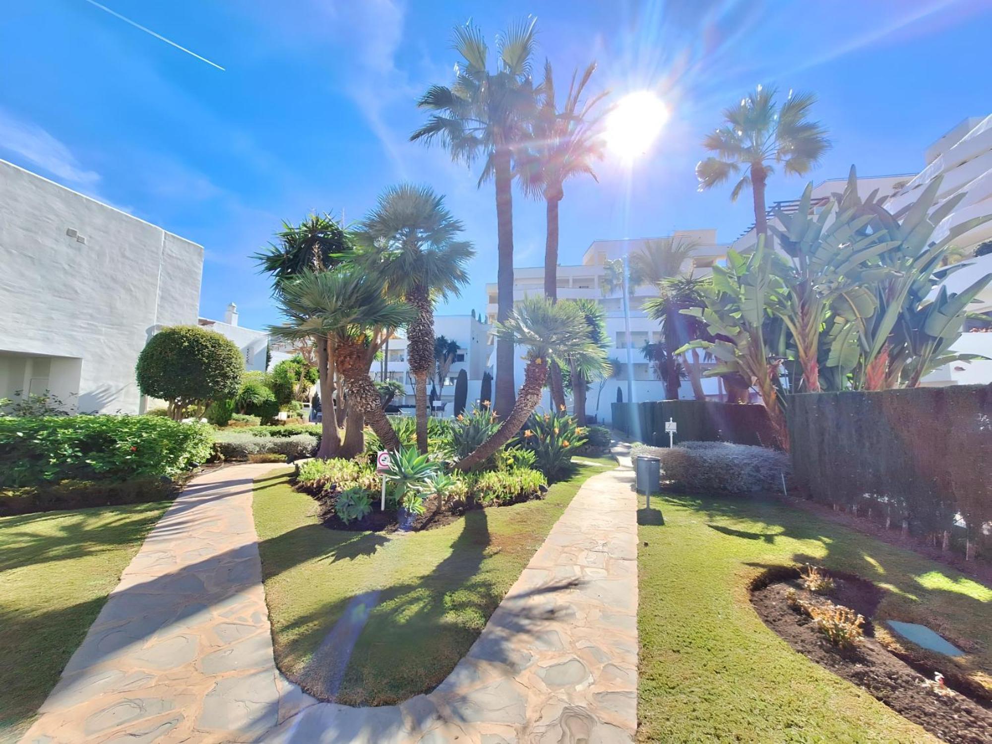 Gorgeous 2Br Apt. W/ Mountain View Puerto Banus Marbella Eksteriør billede