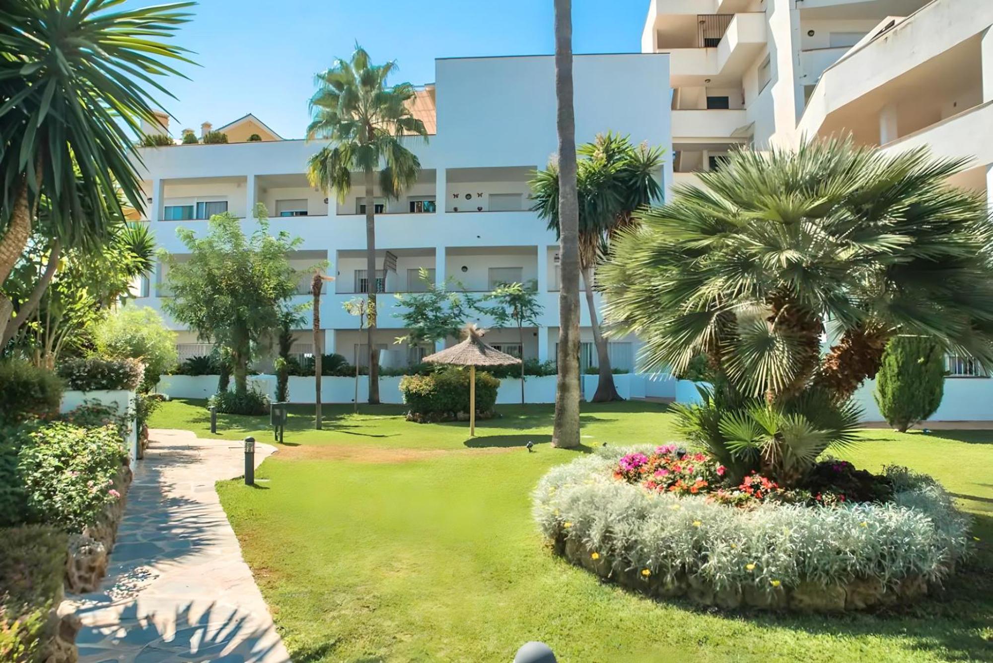 Gorgeous 2Br Apt. W/ Mountain View Puerto Banus Marbella Eksteriør billede
