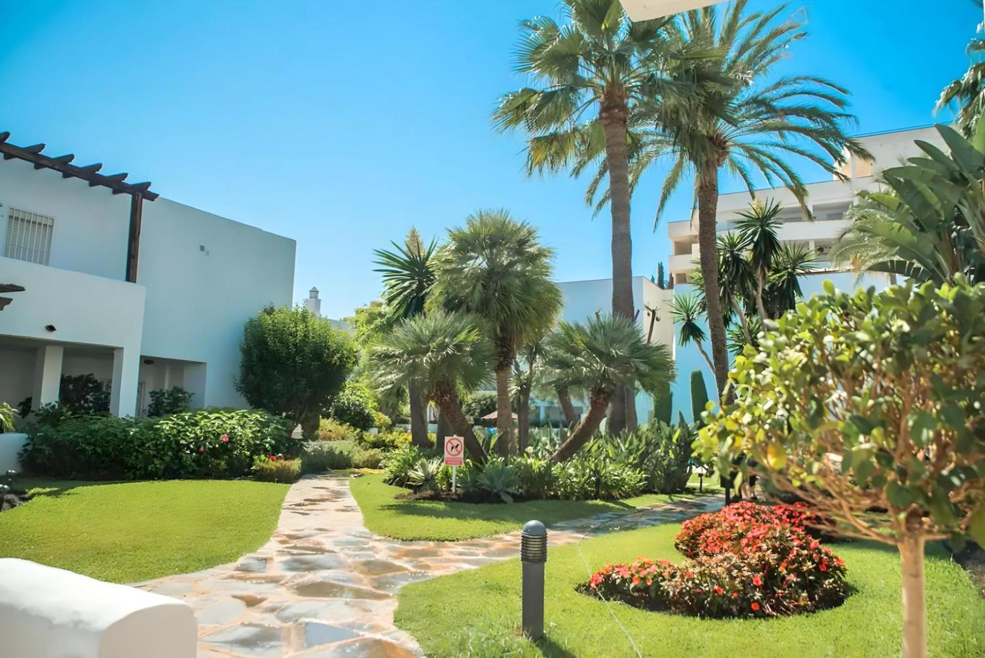 Gorgeous 2Br Apt. W/ Mountain View Puerto Banus Marbella Eksteriør billede