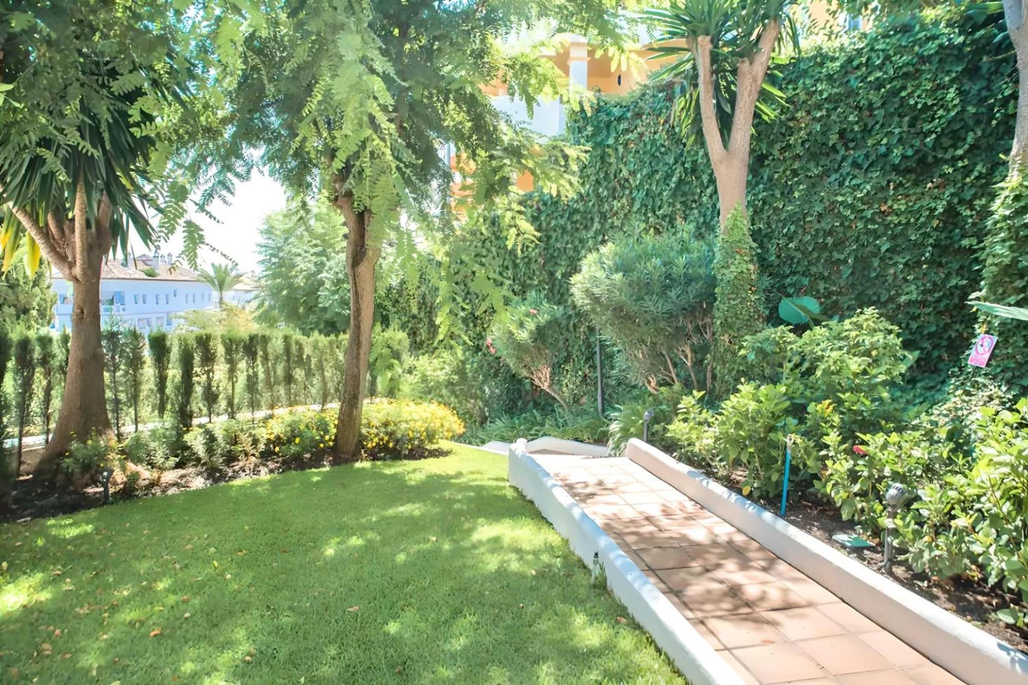 Gorgeous 2Br Apt. W/ Mountain View Puerto Banus Marbella Eksteriør billede