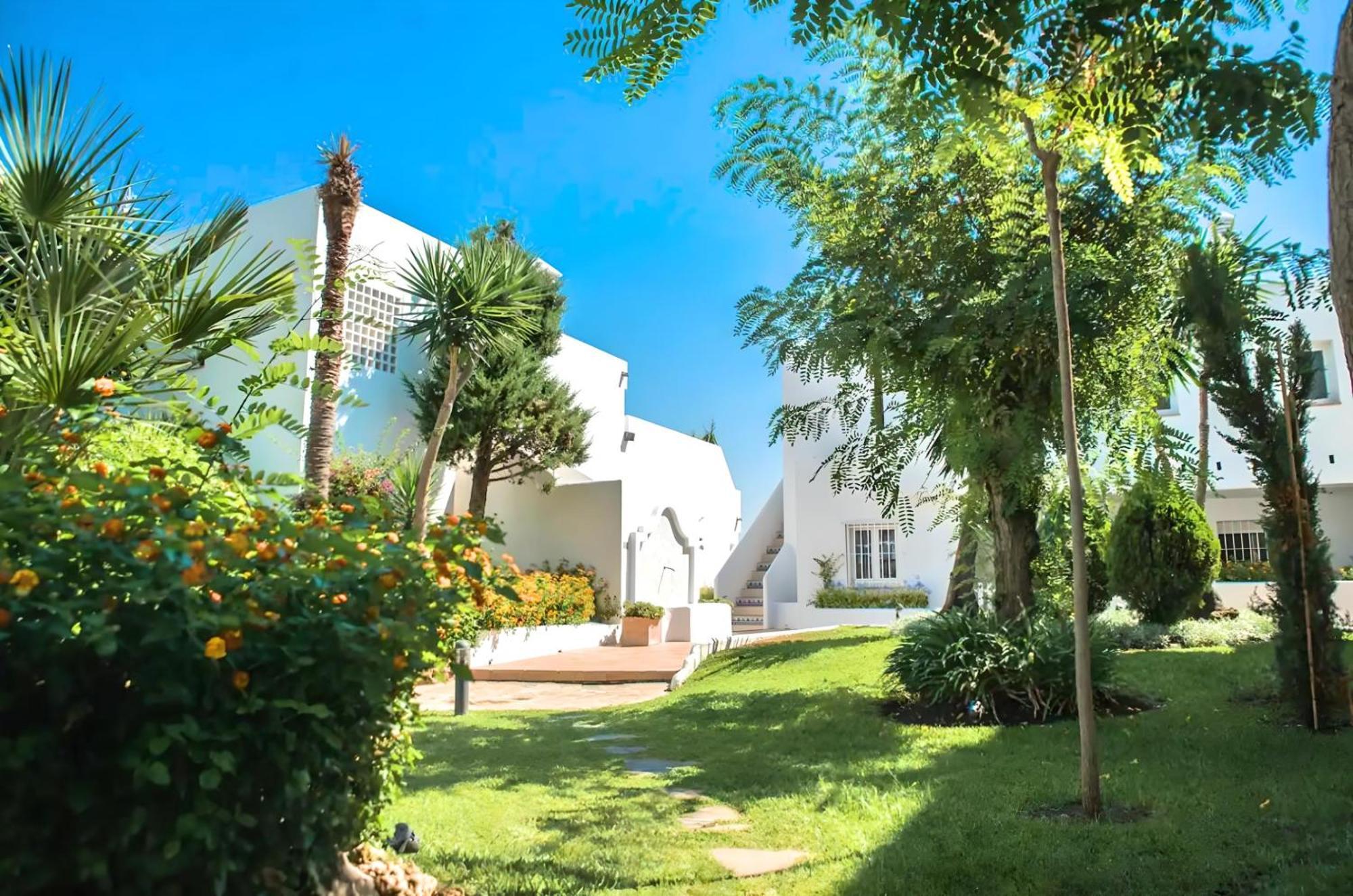 Gorgeous 2Br Apt. W/ Mountain View Puerto Banus Marbella Eksteriør billede