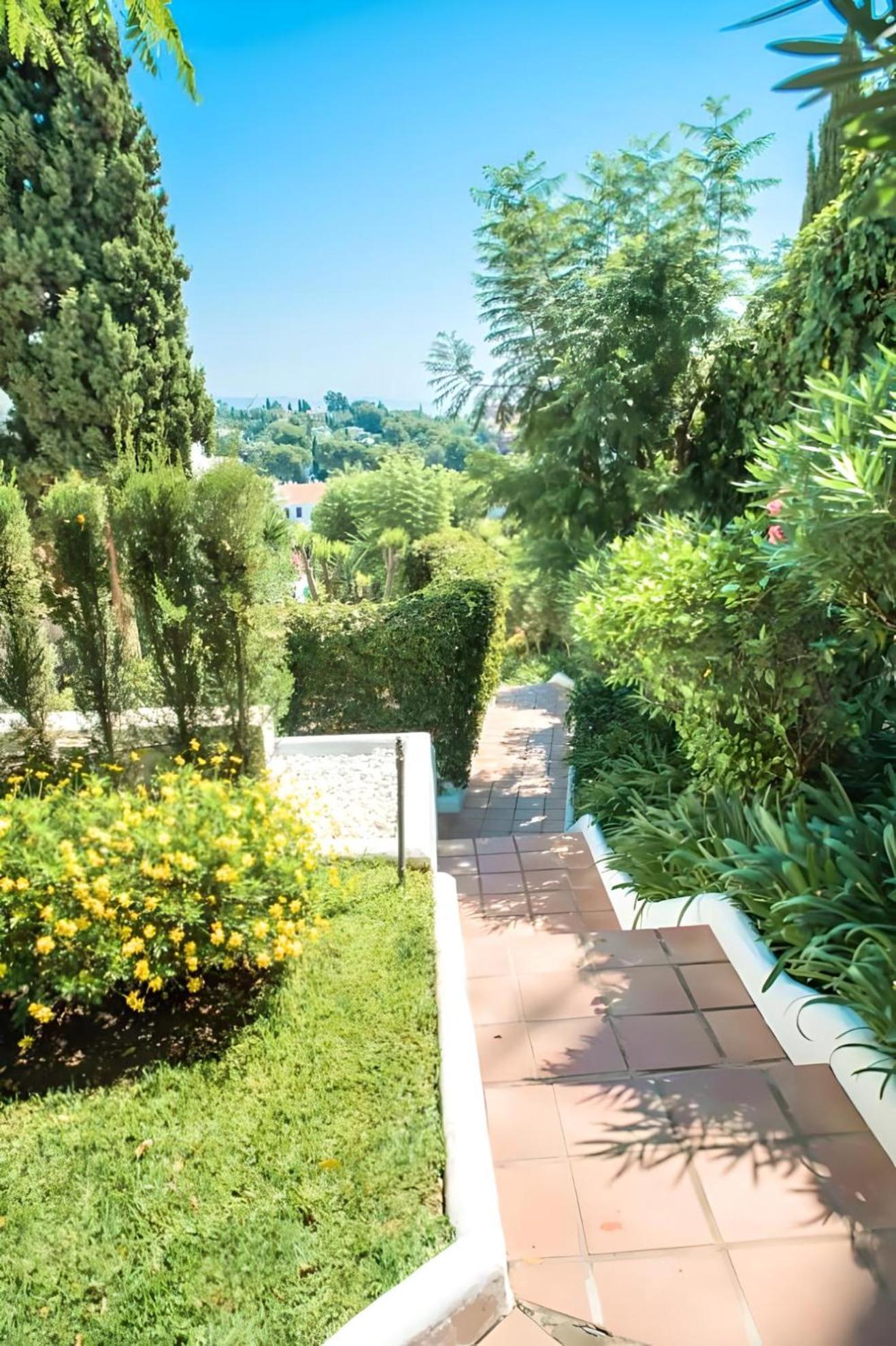 Gorgeous 2Br Apt. W/ Mountain View Puerto Banus Marbella Eksteriør billede