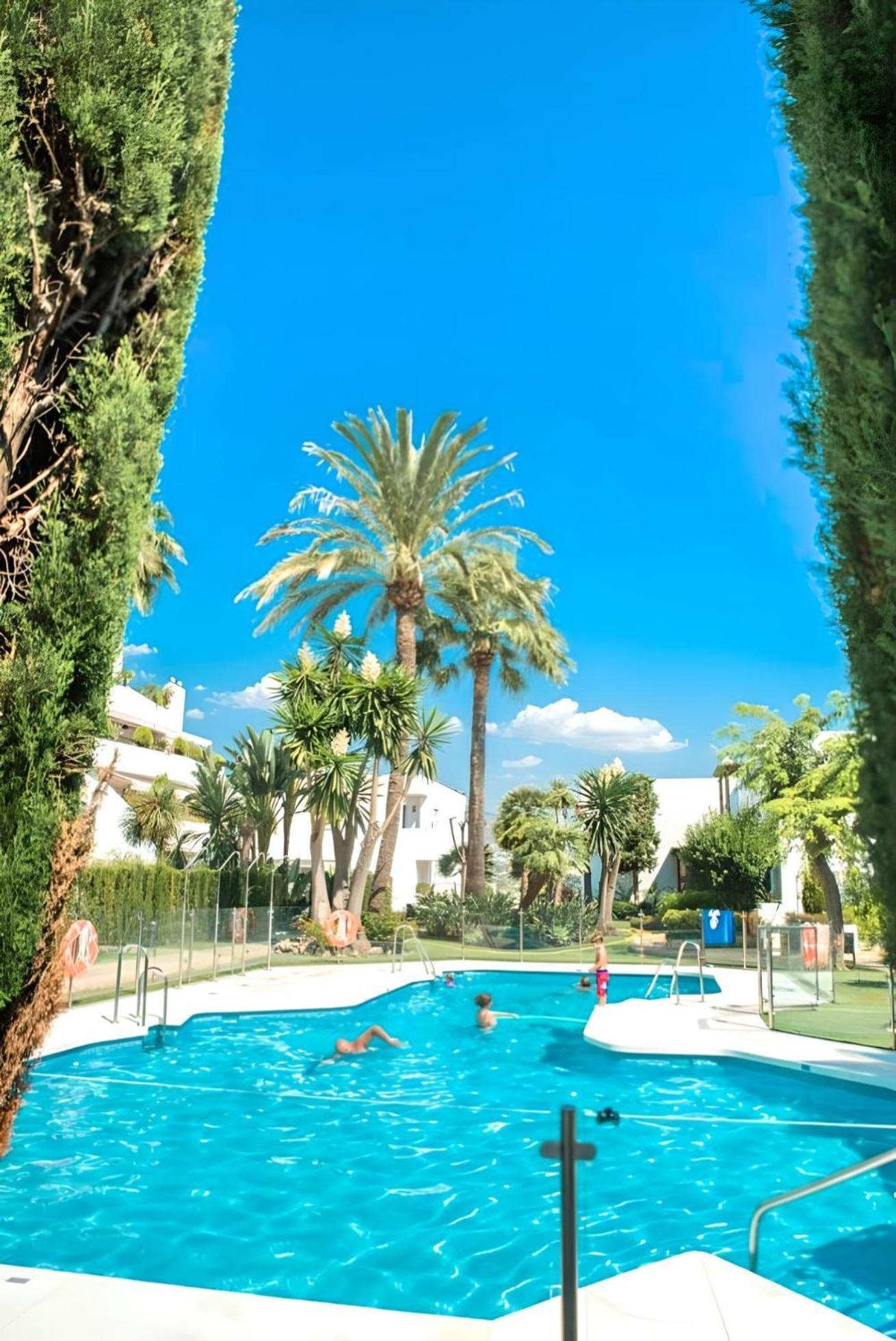 Gorgeous 2Br Apt. W/ Mountain View Puerto Banus Marbella Eksteriør billede